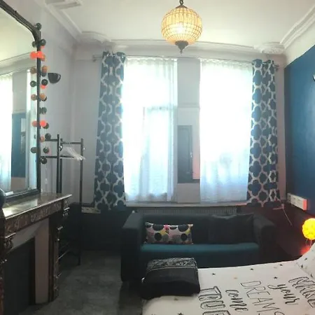 La Maison Du Bulot Bed & Breakfast Fruges